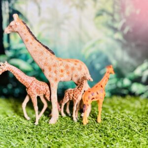 Set of 4 Giraffe Family Toys – Realistic Animal Figures