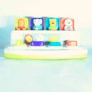 Battat Pop-Up Pals Interactive Developmental Toy – 4 Animal Pop-Up Learning Toy for Toddlers